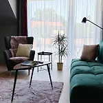 Linden 107 Glamour * Mosonmagyaróvár