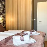 Linden 107 Glamour * Mosonmagyaróvár