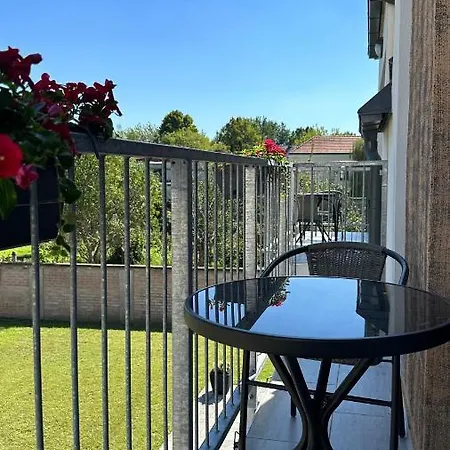 Linden 107 Glamour (adults Only) * Mosonmagyaróvár