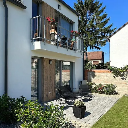 Linden Apartman 107 Glamour (Adults Only) Apartment *