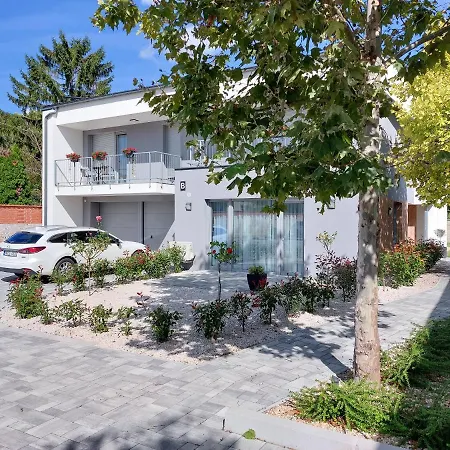 Linden Apartman 107 Glamour (Adults Only) *