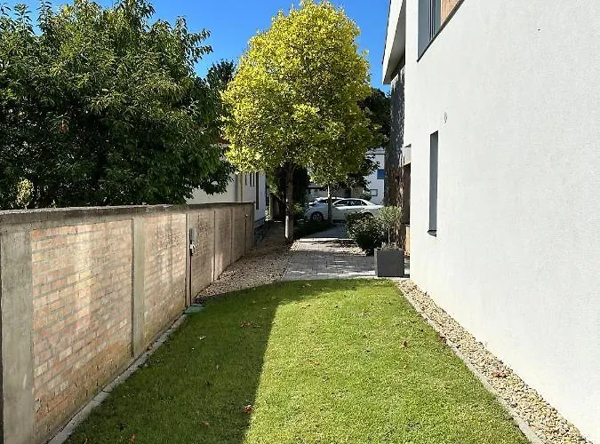 Linden 107 Glamour (adults Only) Apartman