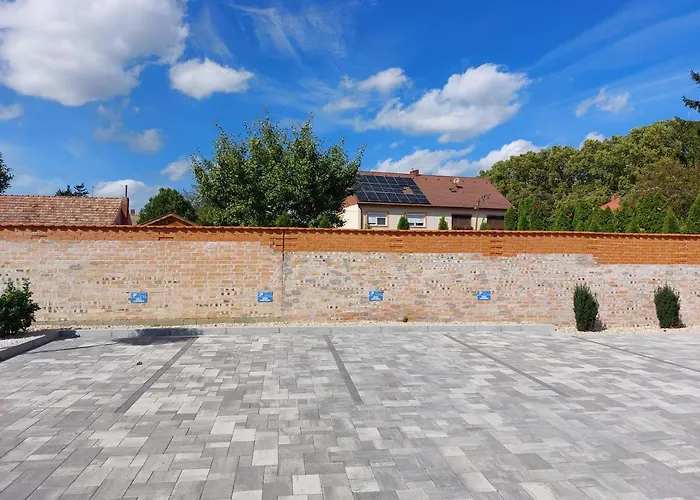 Linden 107 Glamour (adults Only) Apartman *