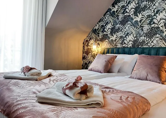 Linden 107 Glamour (adults Only) * Mosonmagyaróvár